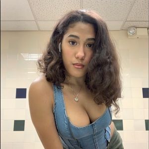 Meet your Posher, Dania